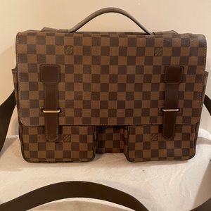 LOUIS VUITTON
DAMIER EBENE BROADWAY